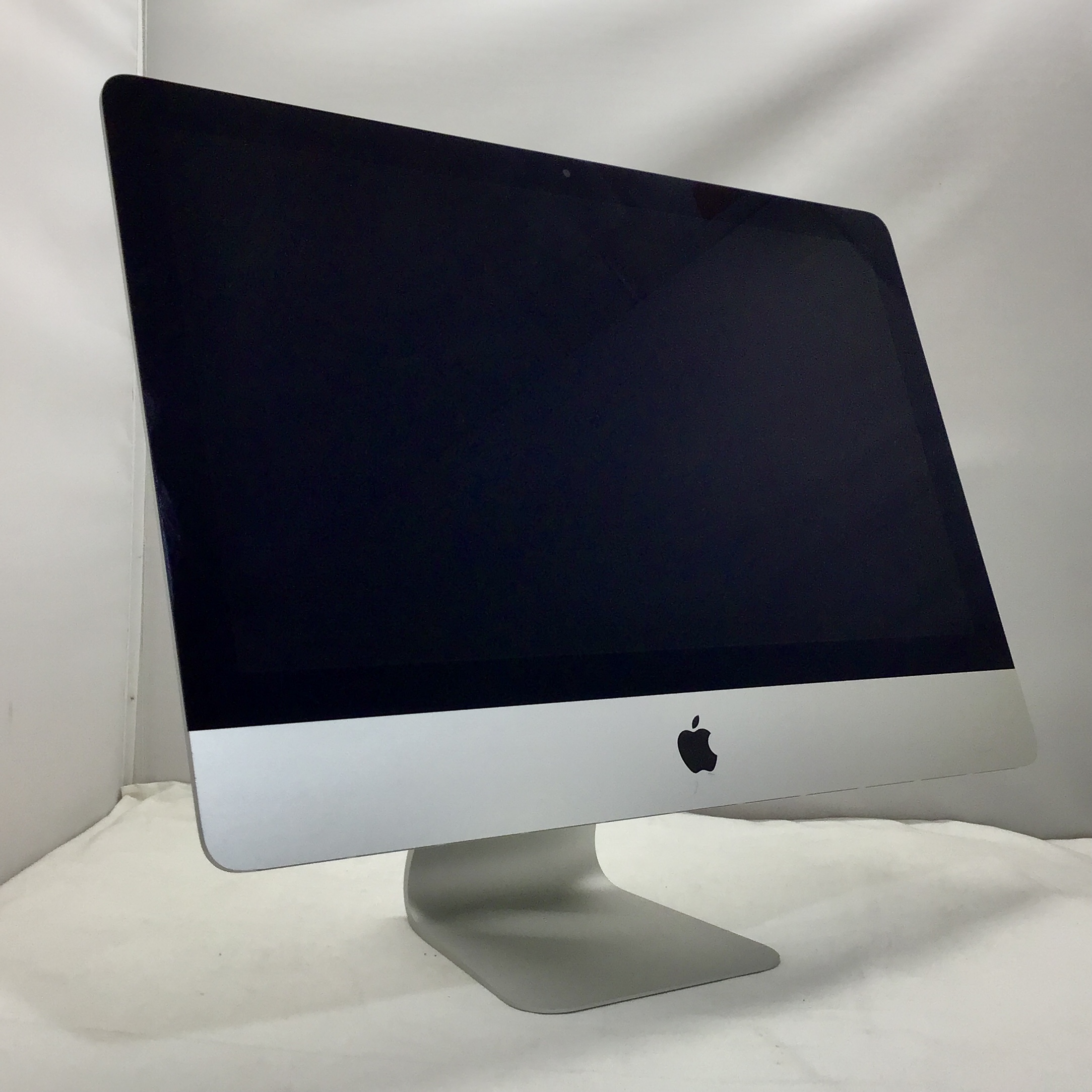 Apple iMac (Retina 4K, 21.5インチ, 2019) A2116