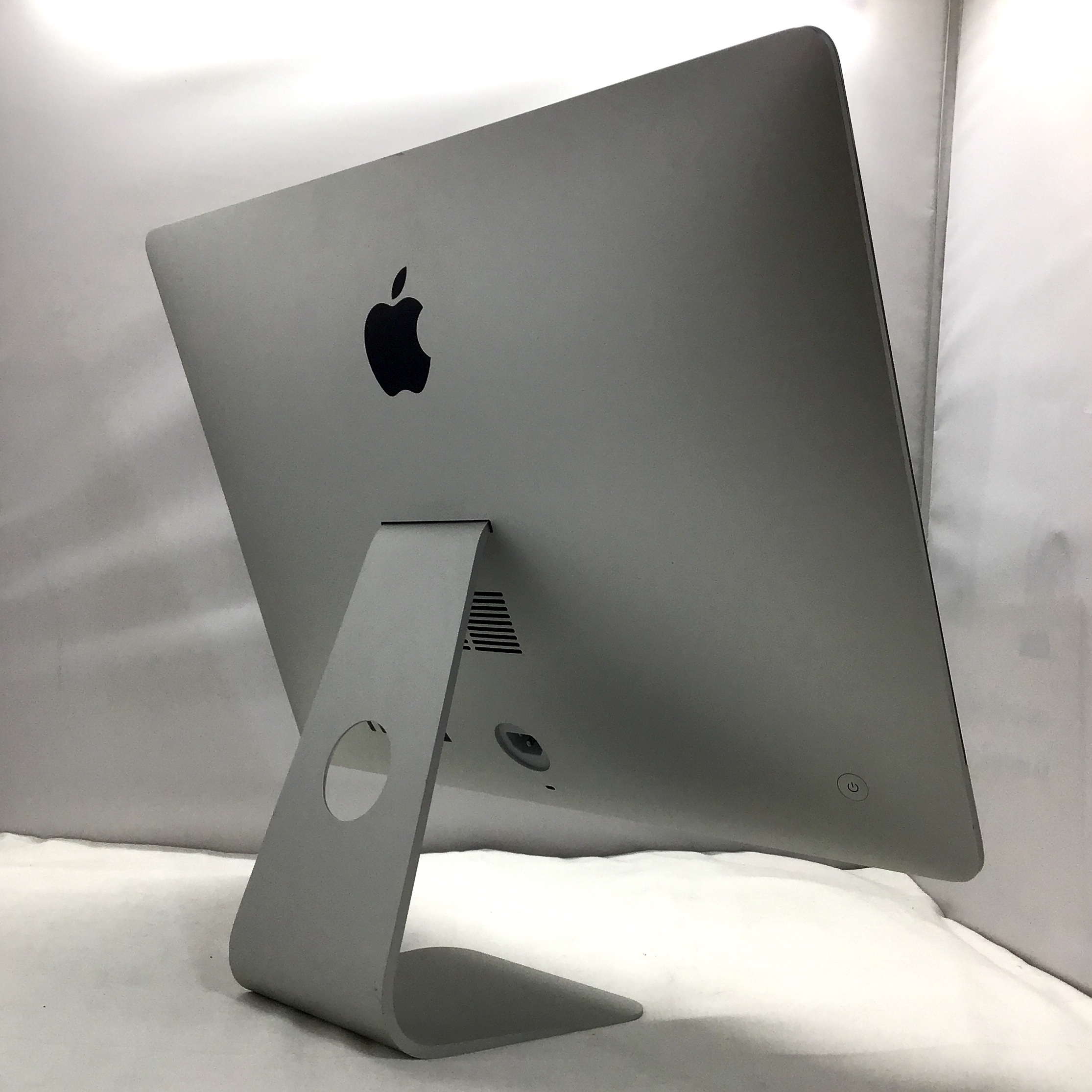 Apple iMac (Retina 4K, 21.5インチ, 2019) A2116